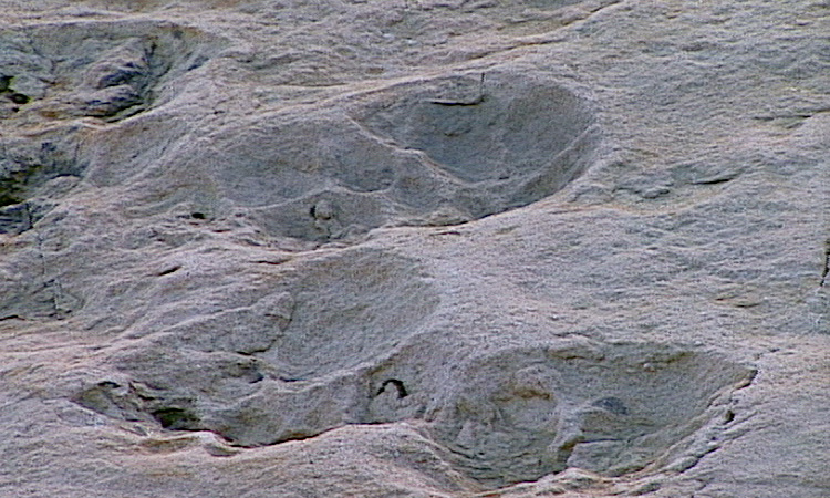 Histoire des Alpes - La plage d'Emosson - 3mn 01s